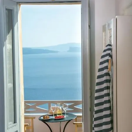Pano Meria Venetian Style I Oia (Santorini)