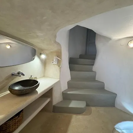 Pano Meria Venetian Style I * Oia