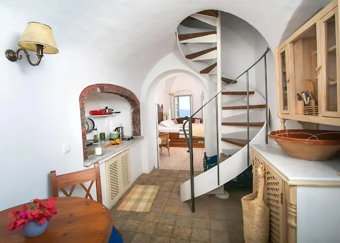 Pano Meria Venetian Style I Oia